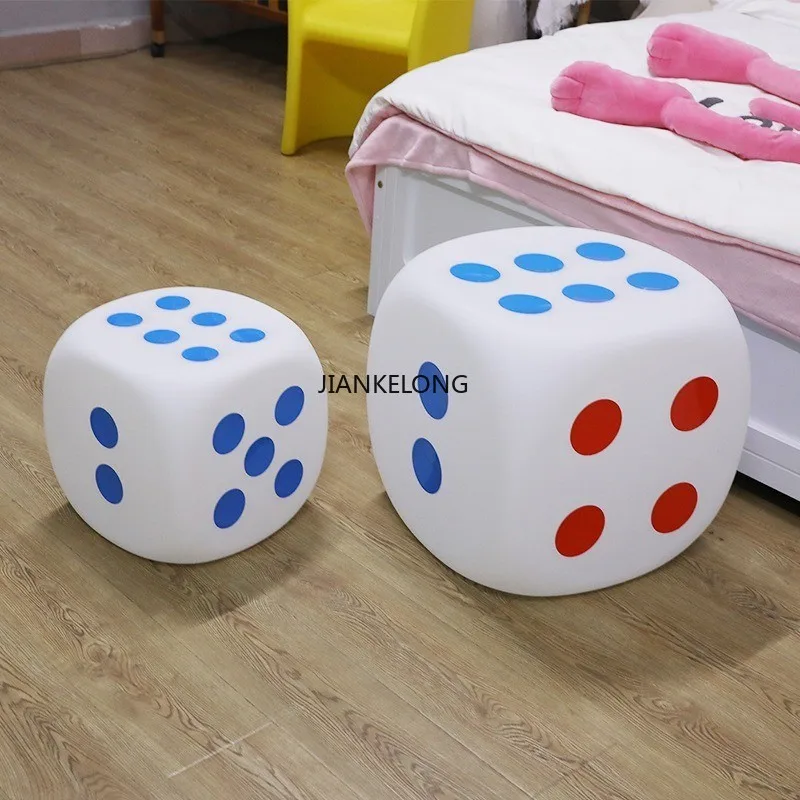 في الهواء الطلق إضاءة مقاومة للماء مضيئة غربال كوب البراز مكعب KTV طاولة القهوة المستديرة طاولة بار وكراسي أثاث طاولة فضفاضة