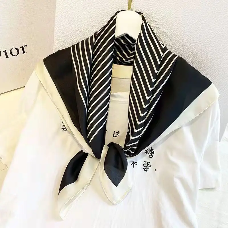 ใหม่แฟชั่น Zebra พิมพ์ผ้าพันคอสแควร์ซาตินนุ่มบางผ้าพันคอคอเรียบ 70*70 ซม.สไตล์วินเทจครีมกันแดด Headscarf สําหรับผู้หญิง