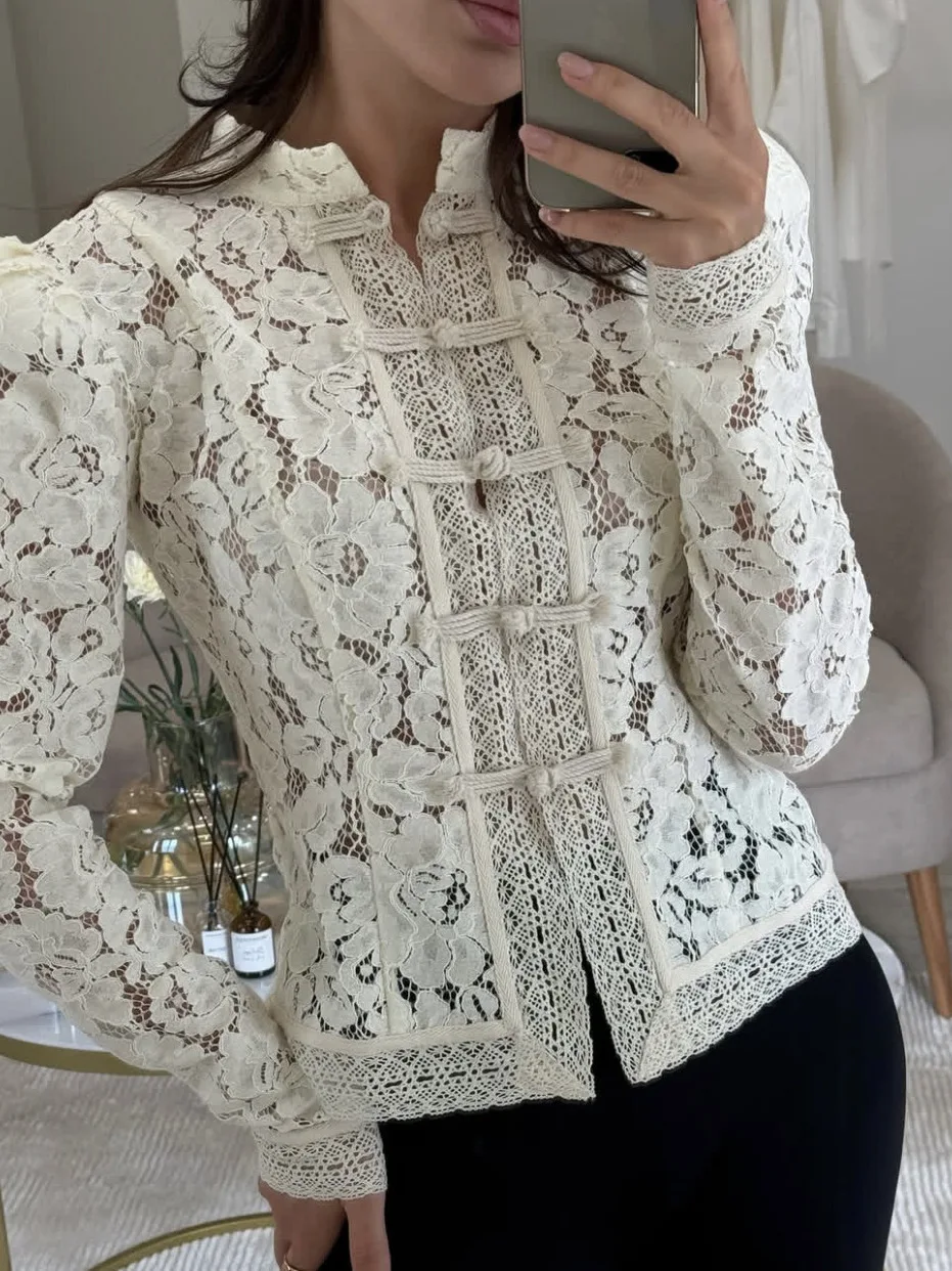 

Spring Autumn New Sle Faionable Commute Button Lace Hook Flower Stand Collar Slim irt Bubble Sve Blouse Women