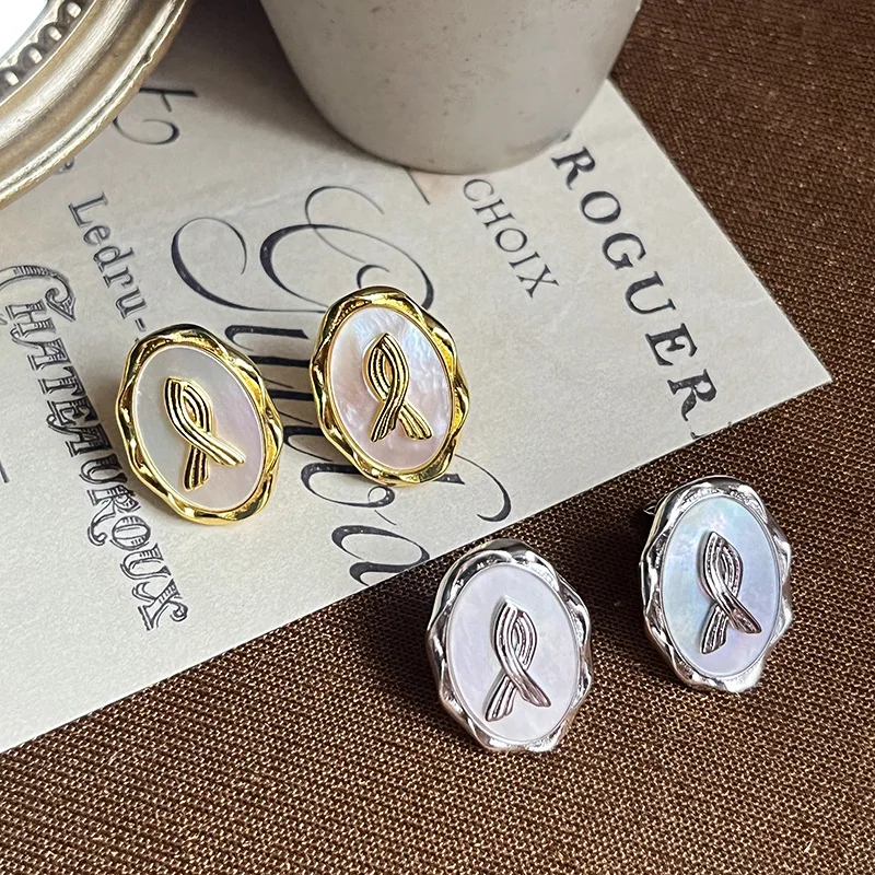 Vintage palace style white mother-of-pearl earrings fashion light luxury stud earring for party wedding occasion fine jewelry