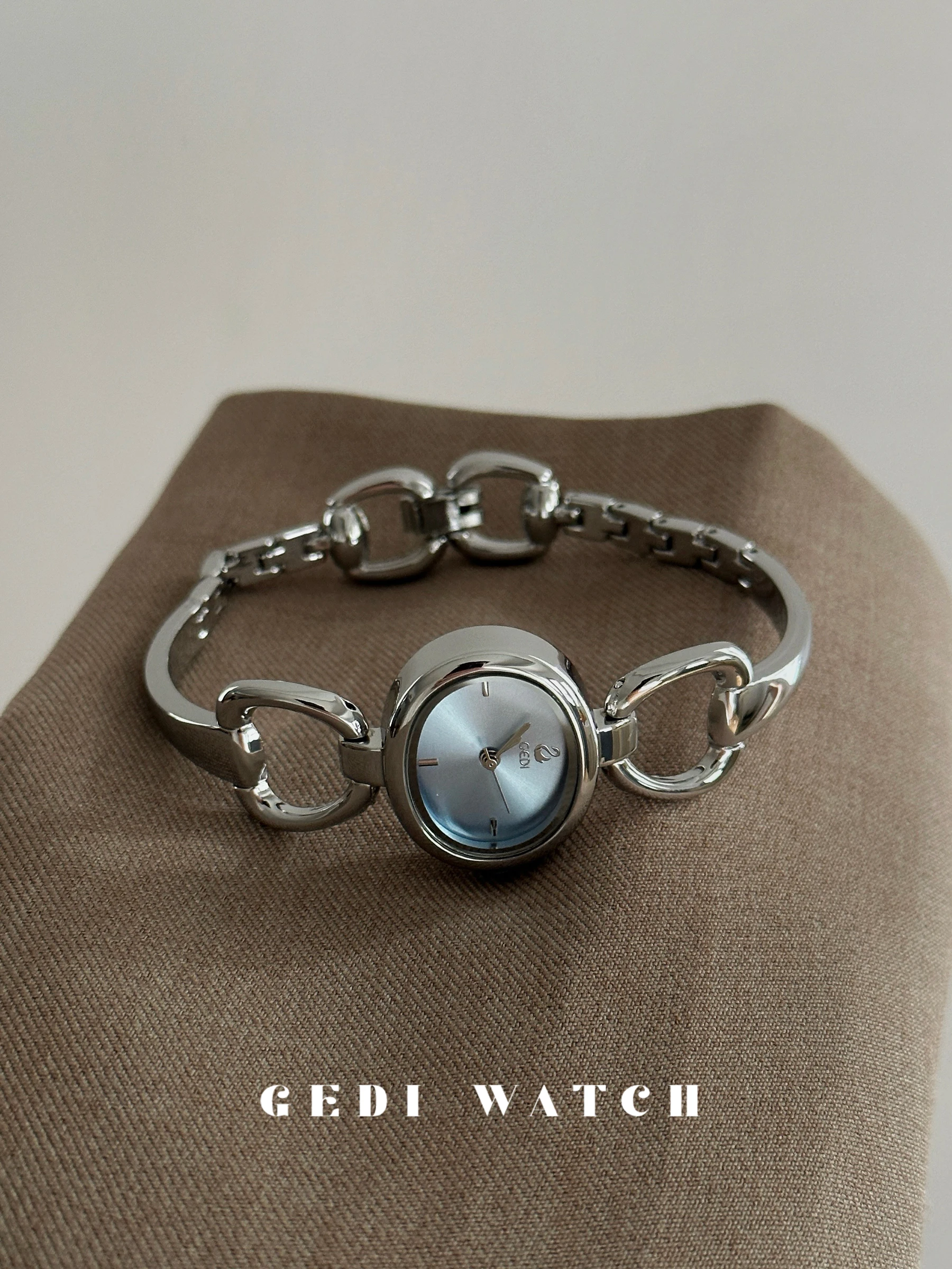 

Ovalhalfbraceletdesignwatchforwomen2025new light luxury versatile women's watch gift for women women's watch luxury high quality