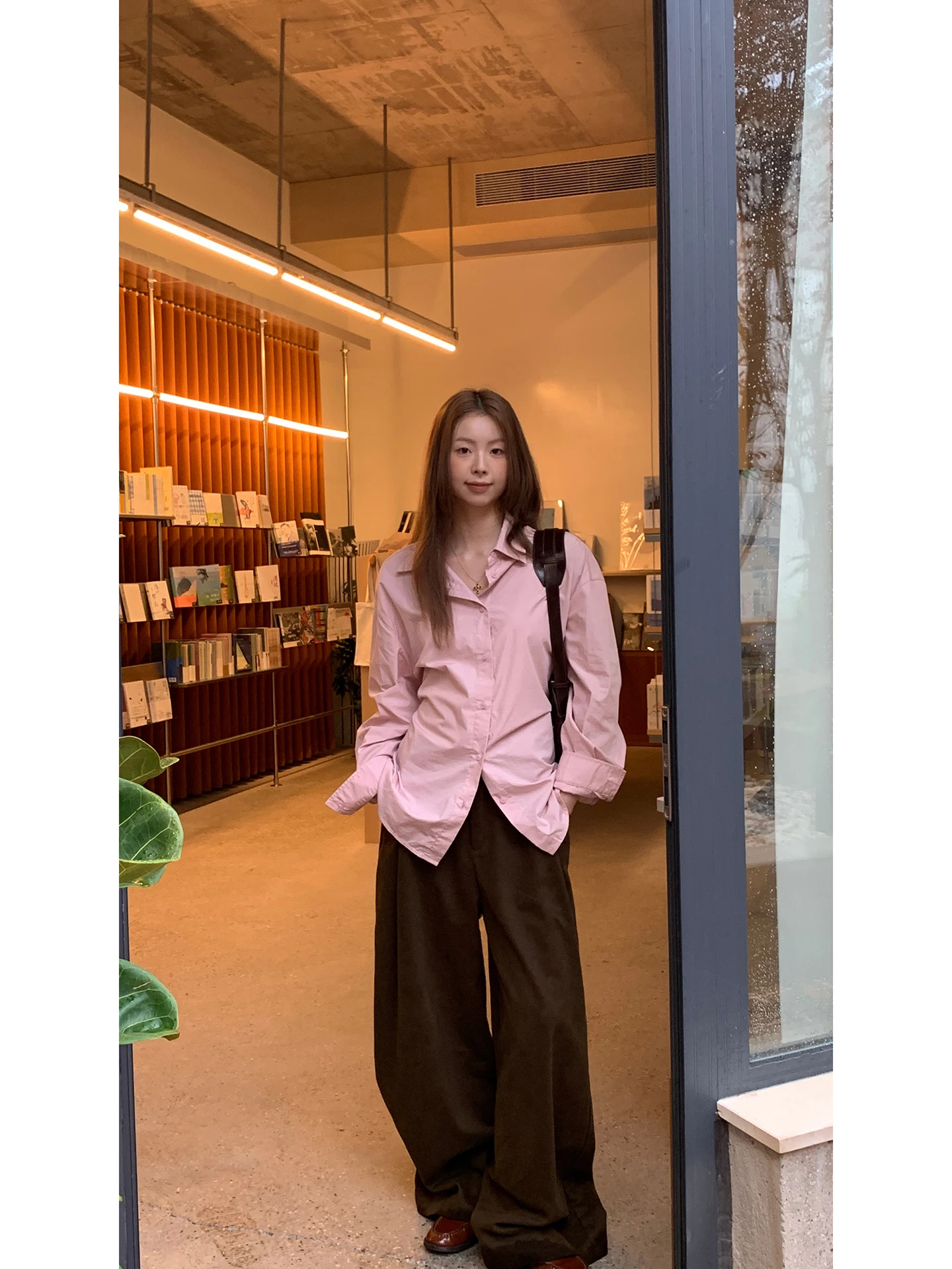 

Розовая женская модная блузка в корейском стиле с эффектом похудения, весенняя, дышащая, из хлопка, с длинным рукавом