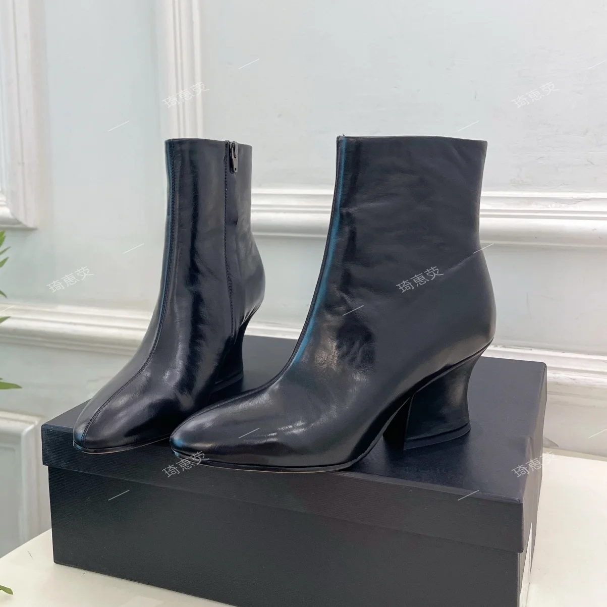 Top-Quality 2026 Fall And Winter New Arrival Genuine Leather High-Heeled Ankle Boots Fashionable Chunky-Heel Side-Zip Boots