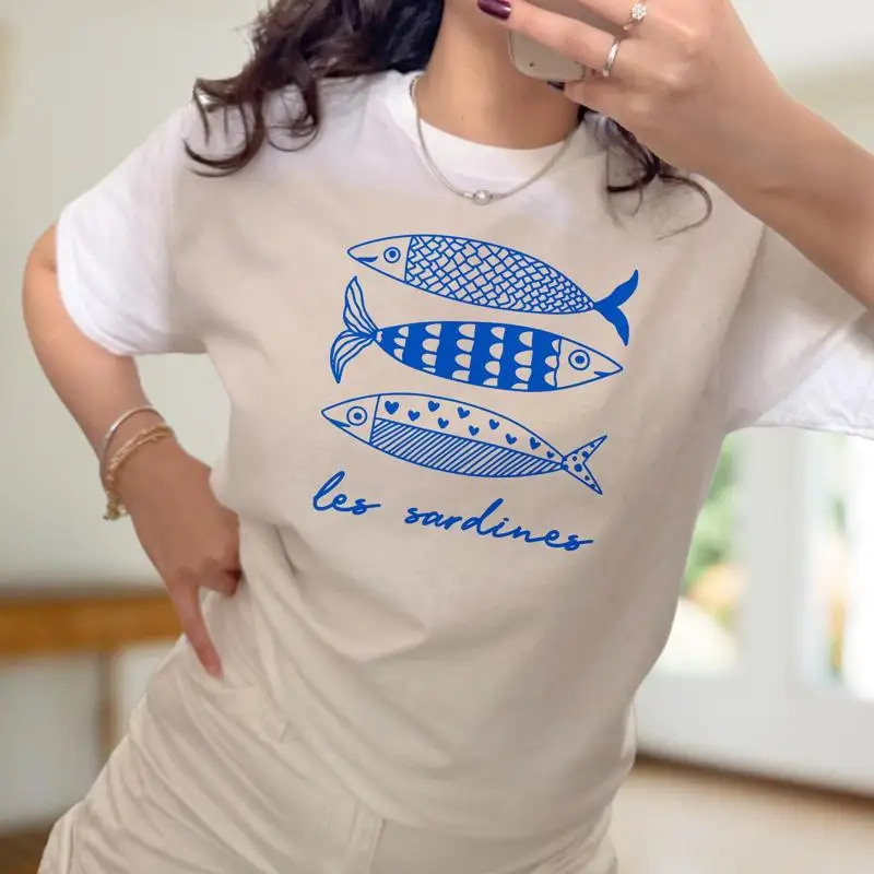Camiseta de pescado estañado de sardina, chica de tomate costera francesa, estética, Vintage, inspirada en el océano, verano