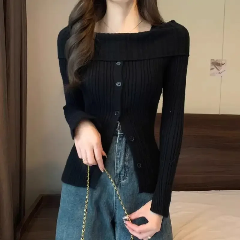 Elegant Korean-Style Slimming Knitted Top For Women With Square Collar Side Slit Autumn New Arrival Smooths Your Silhouette