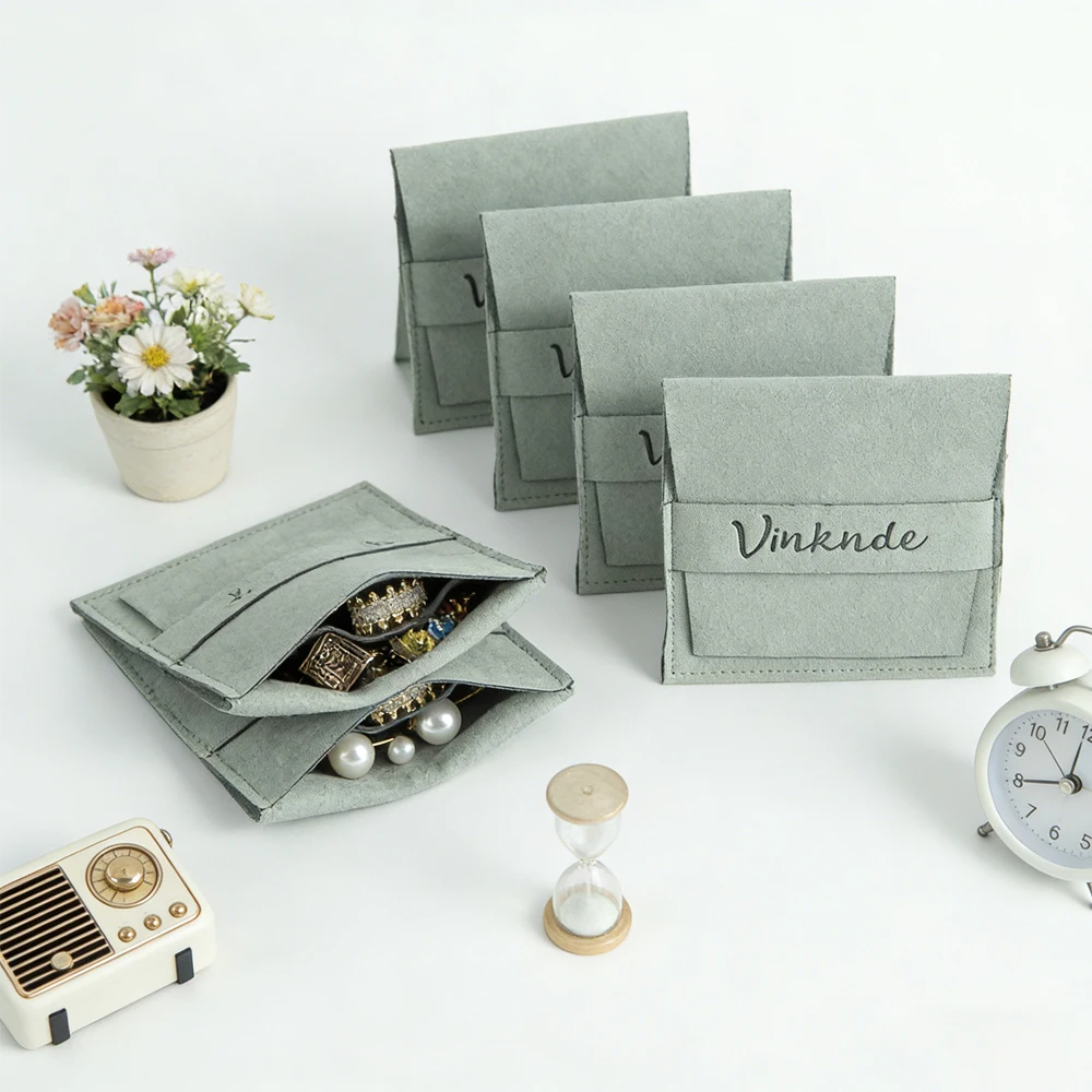 

100Pcs 9x9cm Custom Logo Jewelry Packaging Bag Microfiber Velvet Flap Bags with Divider Wedding Travel Favors Earring Ring Pouch