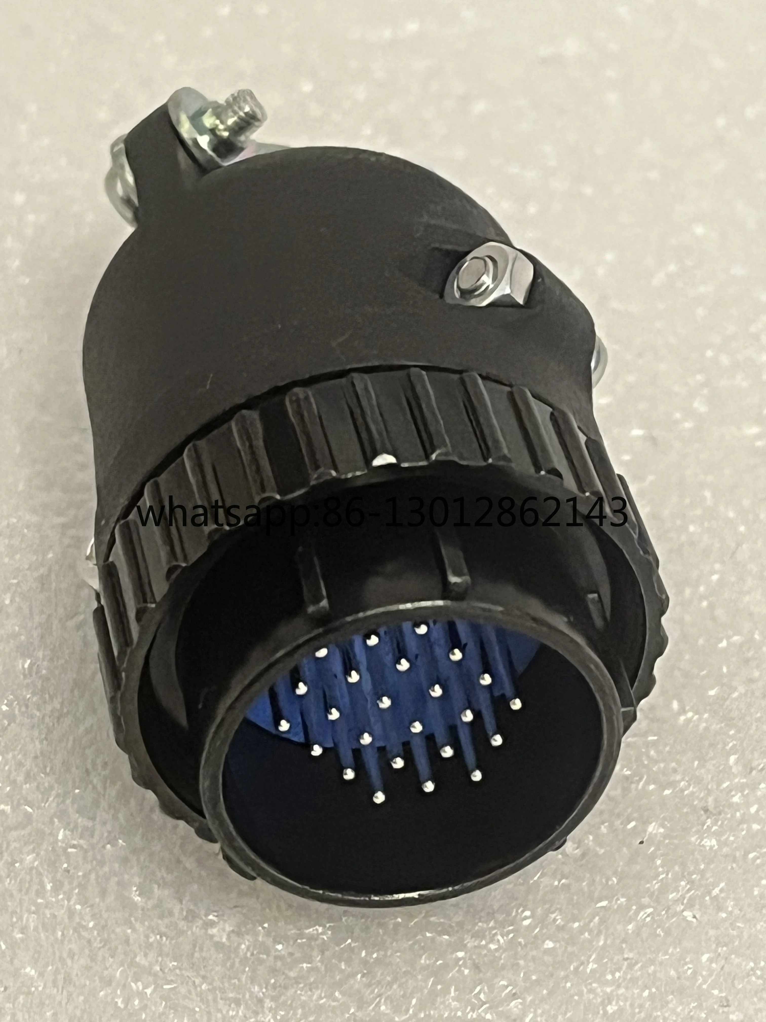 

Fanuc EE interface A63L-0001-0234/S2524M plug, for robot J3 axis