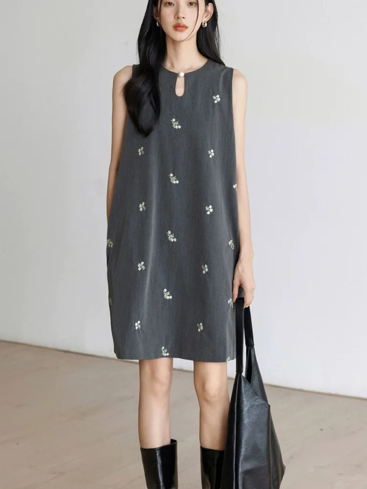 

Женское летнее повседневное свободное платье больших размеров серого цвета с вышивкой и цветочным принтом, в стиле жилетки, с завышенной талией, А-силуэт