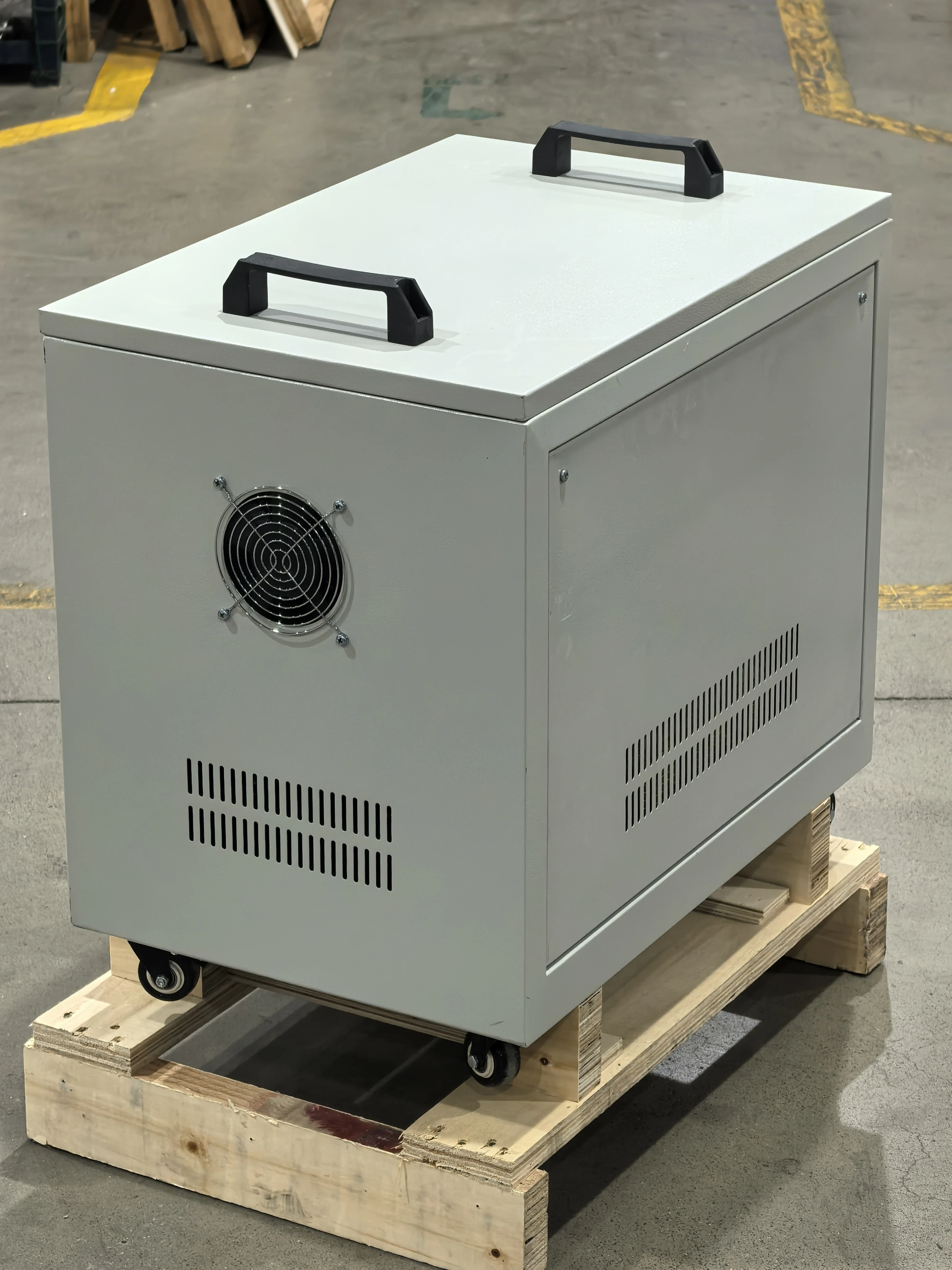 10kva 15kva 20kva 30kva 1 المرحلة 220 فولت إلى 3 المرحلة 220 فولت 380 فولت المرحلة محولات جهد كهربي محول 10kw 15kw