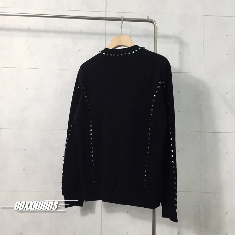 

Модная молодежная толстовка оверсайз 2023 с металлическими заклепками, свободного кроя, с геометрическим узором, круглым вырезом и длинными рукавами