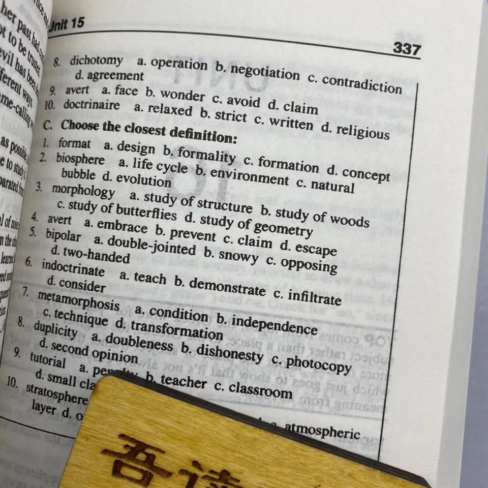 Libros de literatura en inglés, construcción de palabras de Merriam Webster