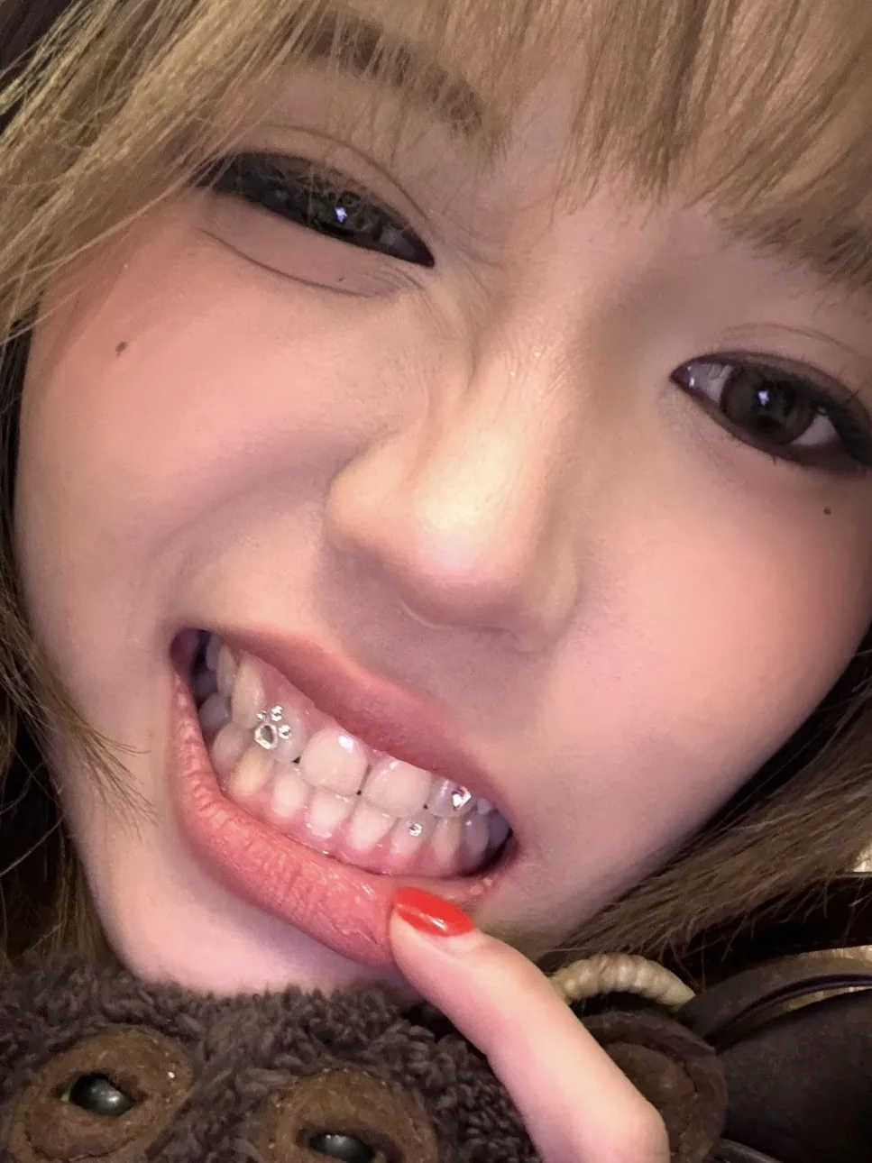 acessorios-de-joalheria-de-moda-subcultural-diy-dente-de-tigre-com-diamante-e-luzes-piscantes-adesivo-cristal-austriaco