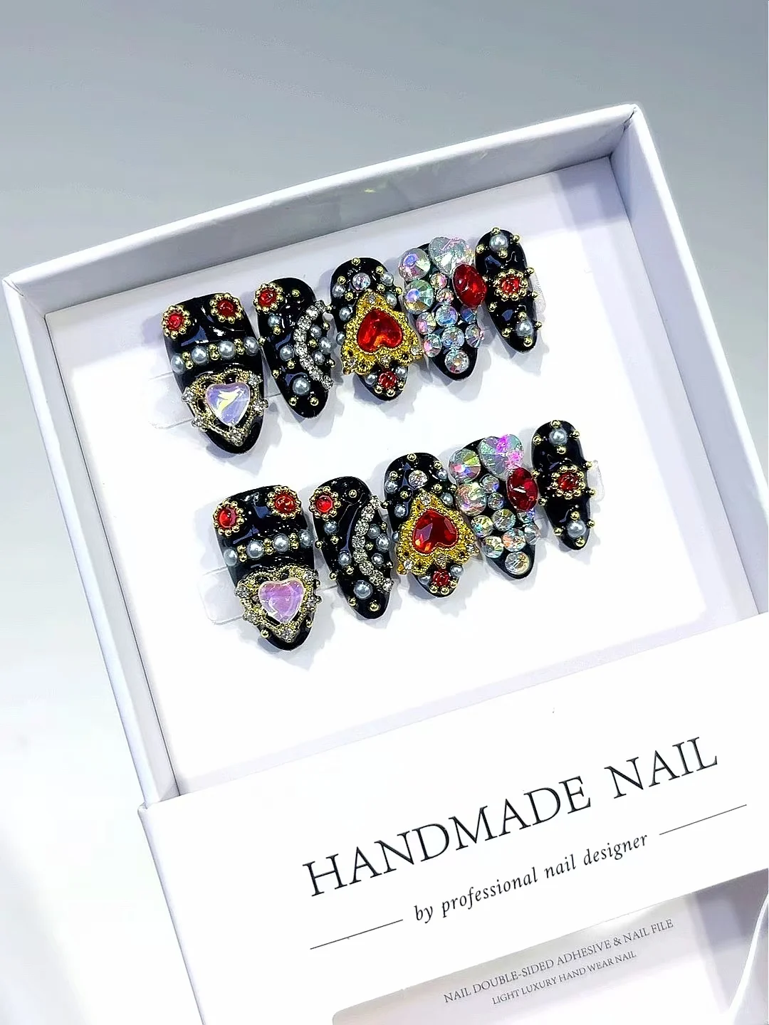 

Gothic Luxury Press-On Nails, Black with Rhinestones & Pearls Heart-Shaped Gem Statement False Nails（L161）