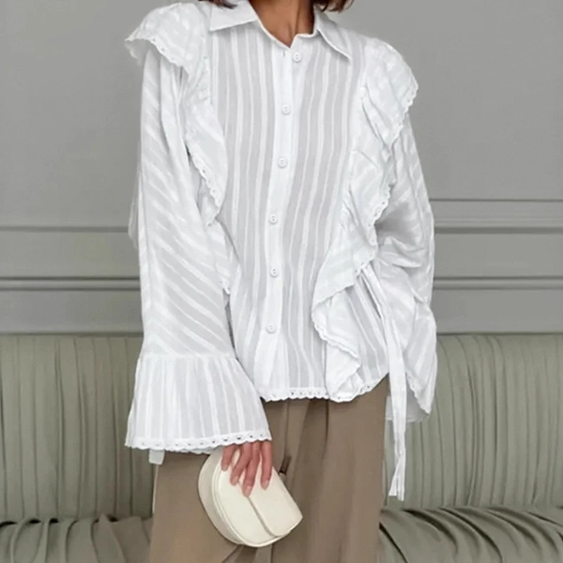 

Elegant and Fashionable White Jacquard Trumpet Sleeve Shirt for Women 2026 Autumn Design Loose Ruffle Top for Women