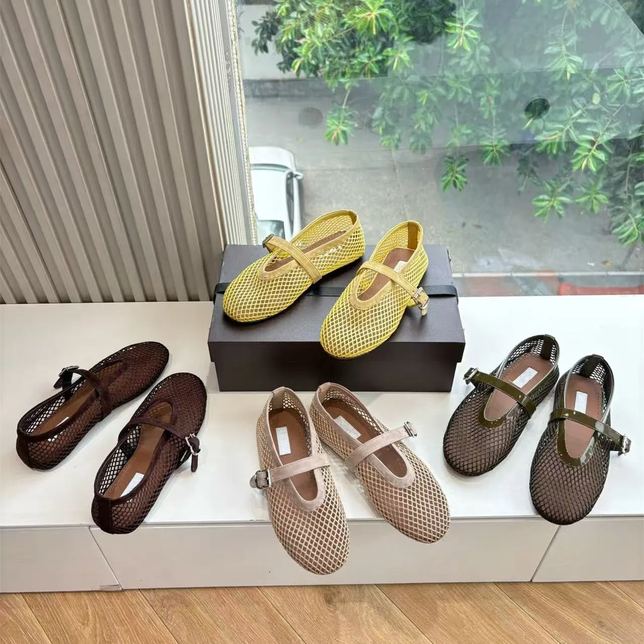 Luxury Designer Knitted Mesh Hollow Single Shoes for Women 2026 New Summer Fishing Net Flat Bottom Strap Mary Jane Single Shoes