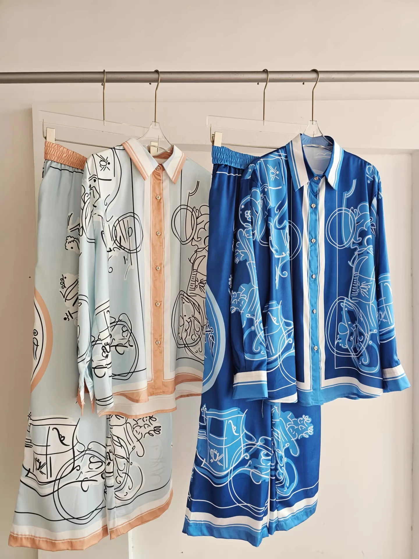 

Clothland Women Elegant Print Blouse Pants Suit Long Sleeve Shirt Elastic Waist Wide Leg Trousers Chic Two Piece Set TA754