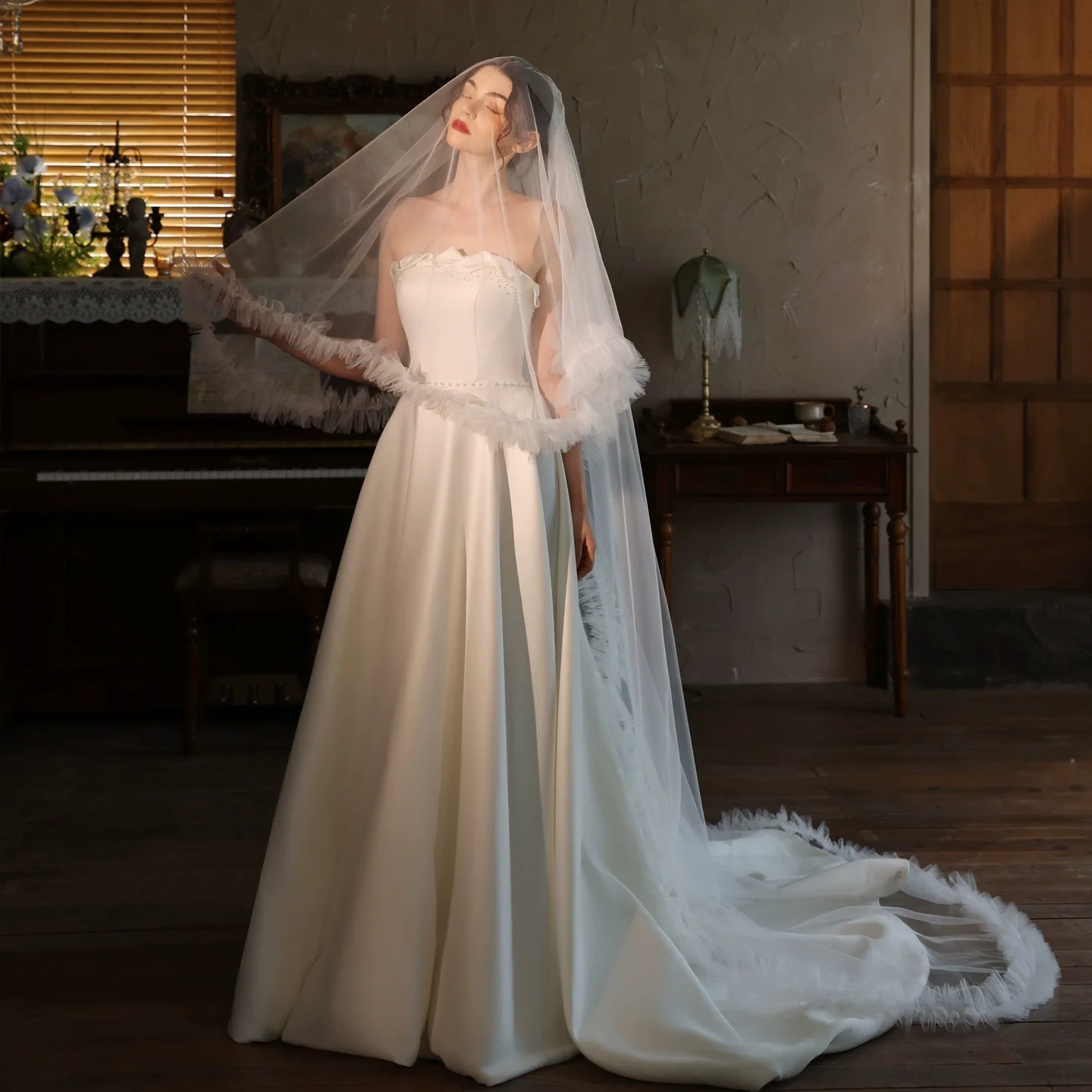 Mingli Tengda Double-Layer Face-Covering Long-Train Bridal Veil with Ultra-Ethereal Ruffled Edge, Ideal for Outdoor Wedding Cer
