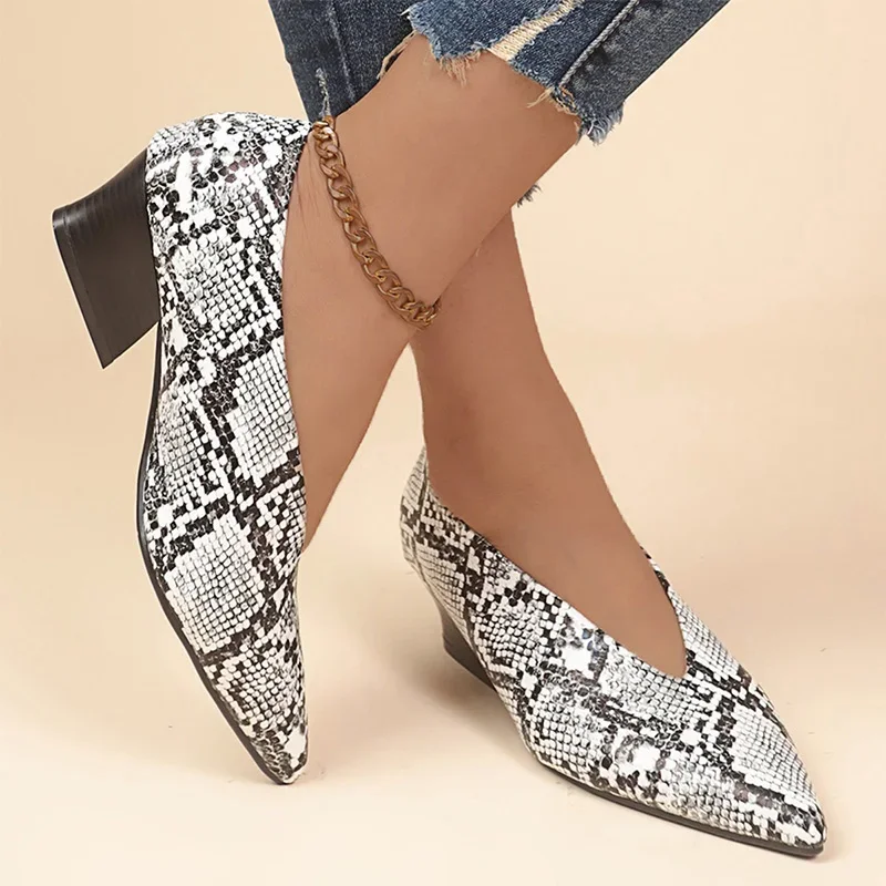 Sexy Snake Skin Women Pointed Toe Shoes Mid Heels Fashion Spring Pumps Shoes 2024 New Trend Mujer Designer Chunky Zapatos Casual