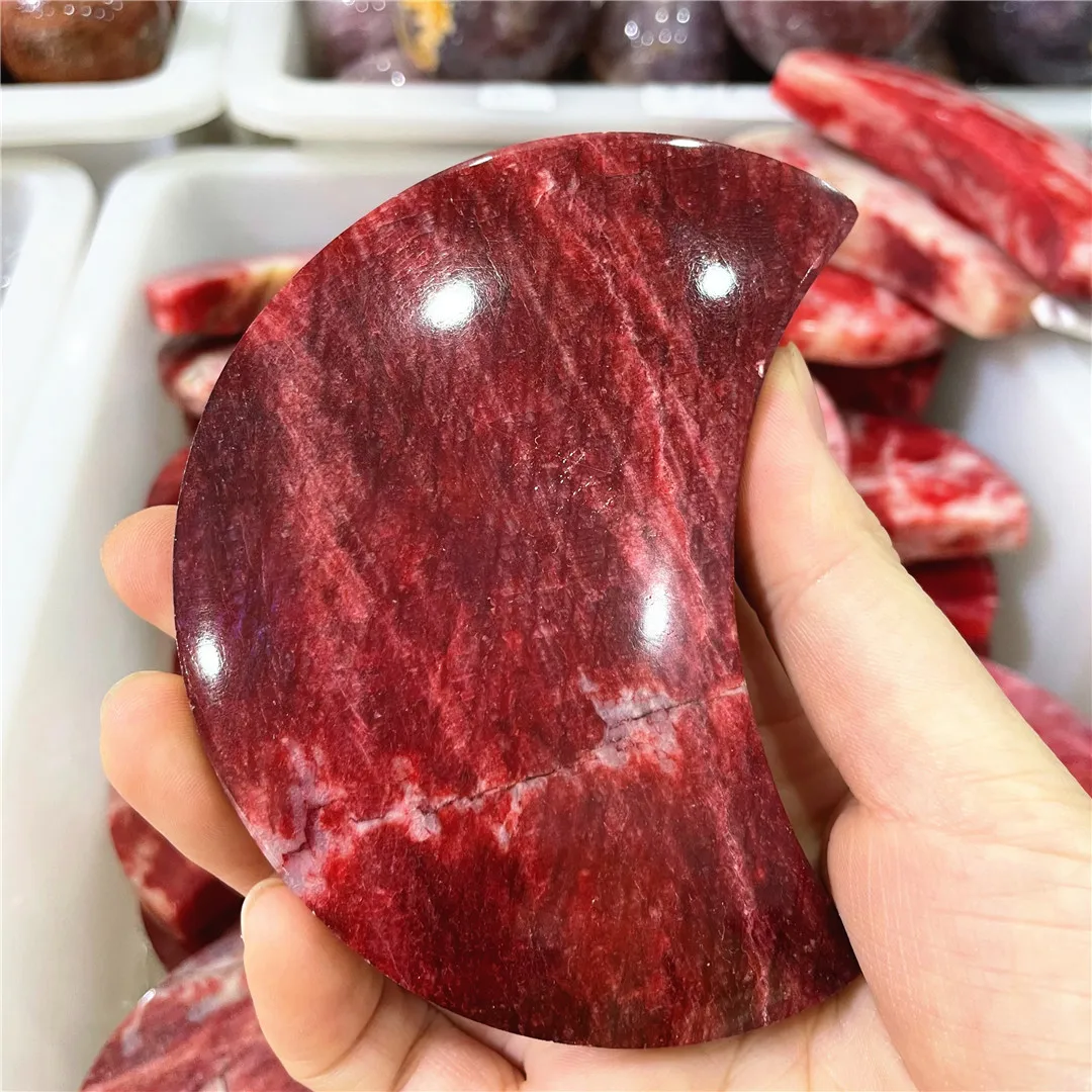 

170-220g Natural Crescent Moon Stone Crystal Carving Crescent Figurine Ornament Red Color Moonstone For Home Decor Product