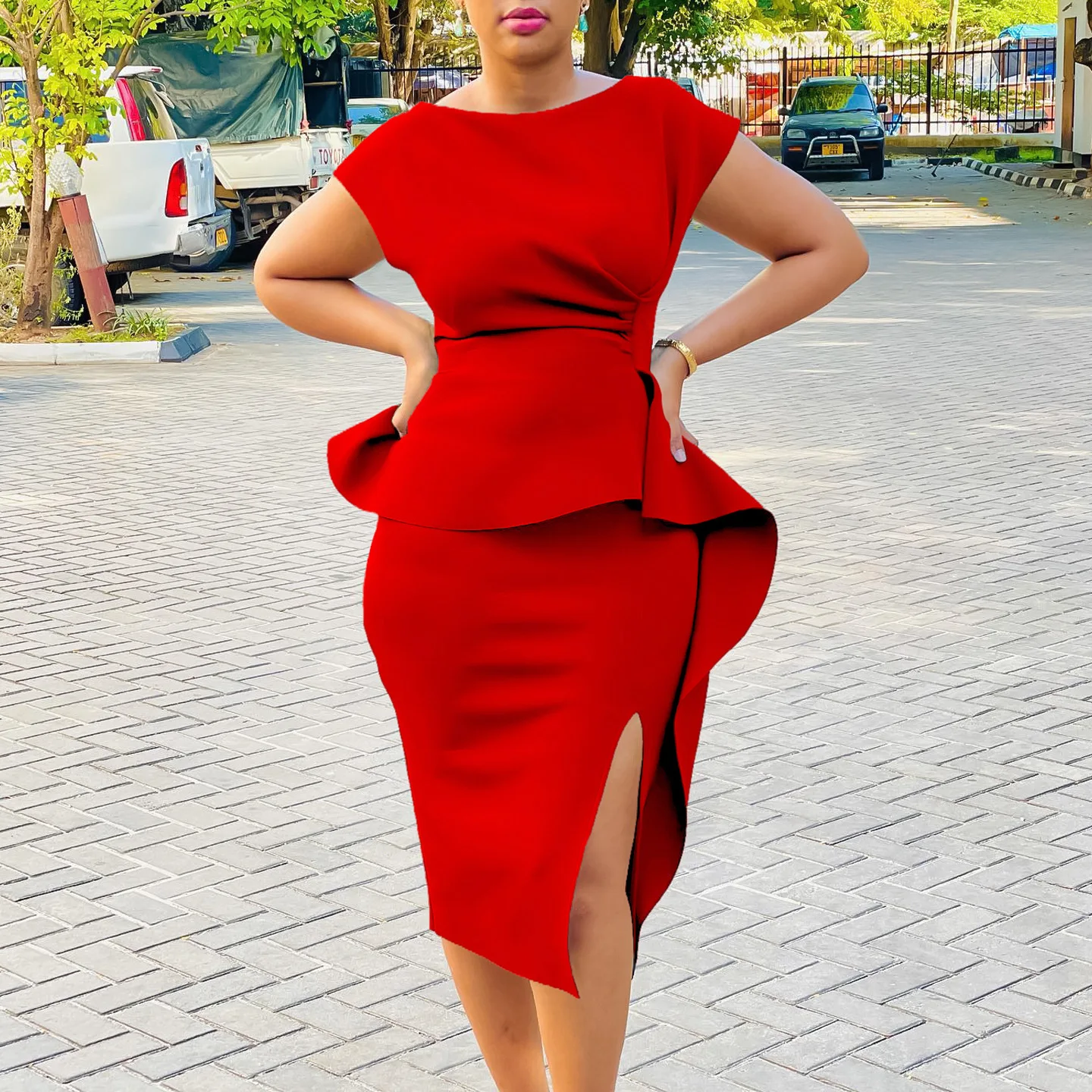 المرأة الخامس الرقبة بلون الورك تنورة تكدرت الشق المهنية س الرقبة أكمام فستان الإمبراطورية الخصر قصيرة الأكمام جولة الرقبة