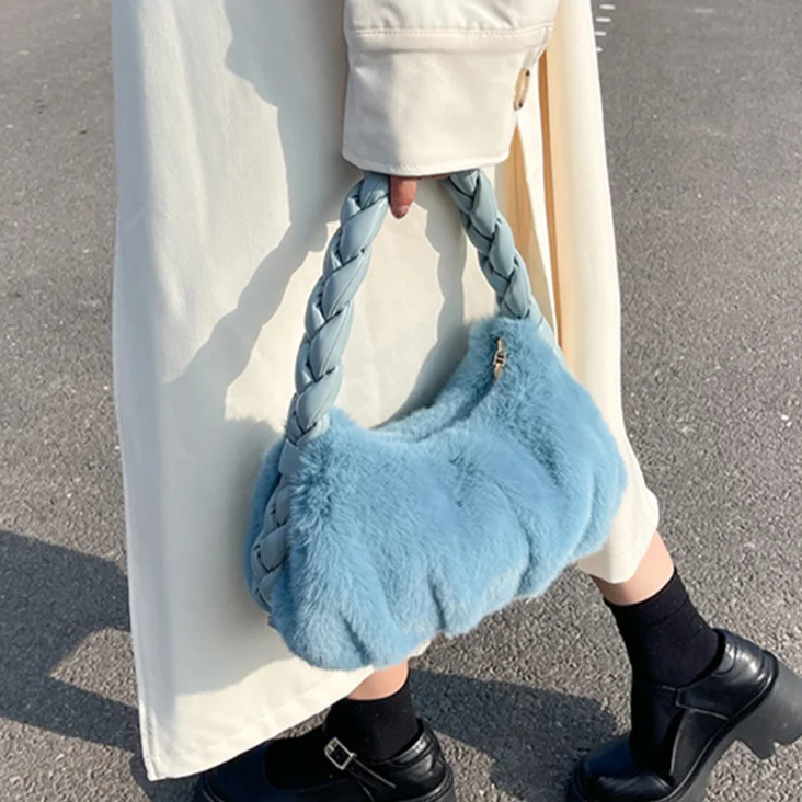 

Winter Plush Women Small Handbag New Woven Handle Top-Handle Bag 2023 Luxury Warm Wrist Bags Ladies Fashion Fluffy Soft Tote Bag