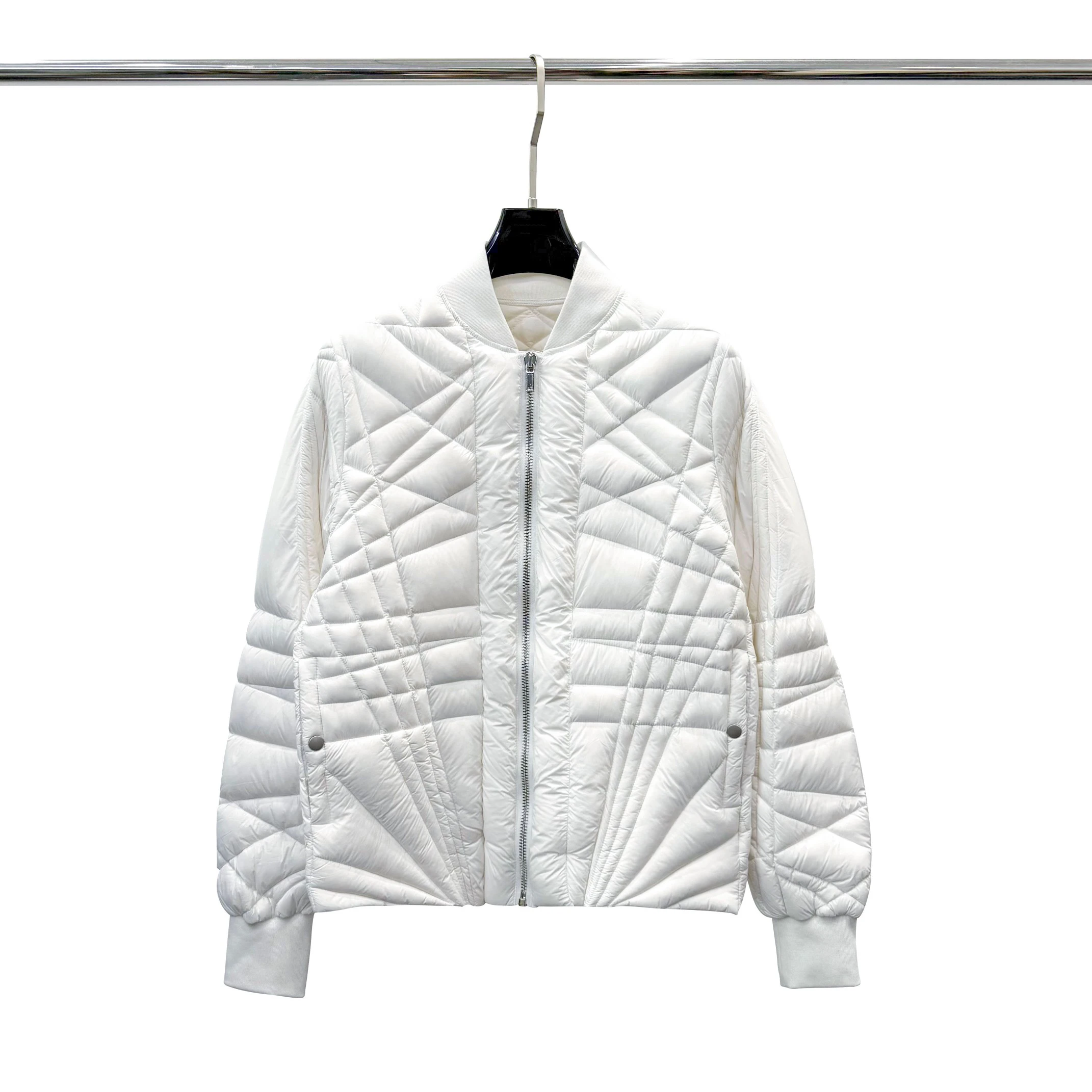 

Новый стеганый пуховик с бейсбольным воротником и модная куртка с длинными рукавами на молнии с геометрическим рисунком на осень/зиму 2023 г.