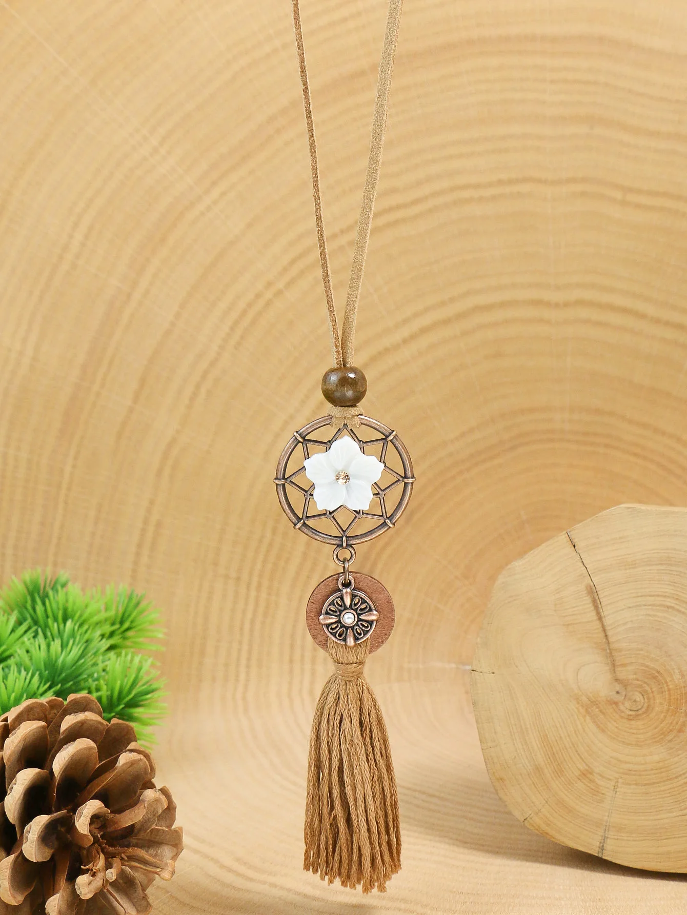 Ethnic Holiday Style Hollow out Pendant with Small White Flower Necklace Retro Holiday Tourism Daily Wear