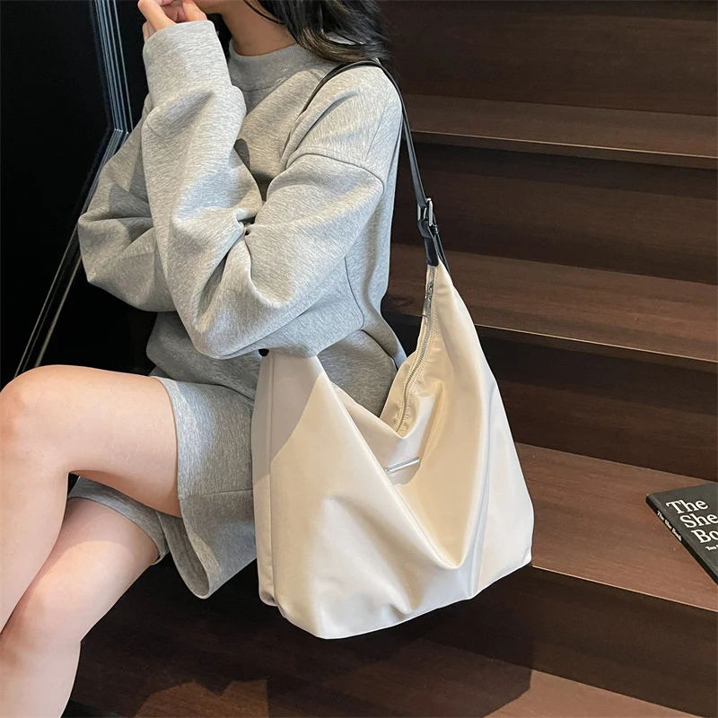 

Tiptoegirls 2026 Summer Beauty Totes Large Capacity Messenger Bag for Ladies New Fashion Handbag Solid Oxford Women Shoulder Bag