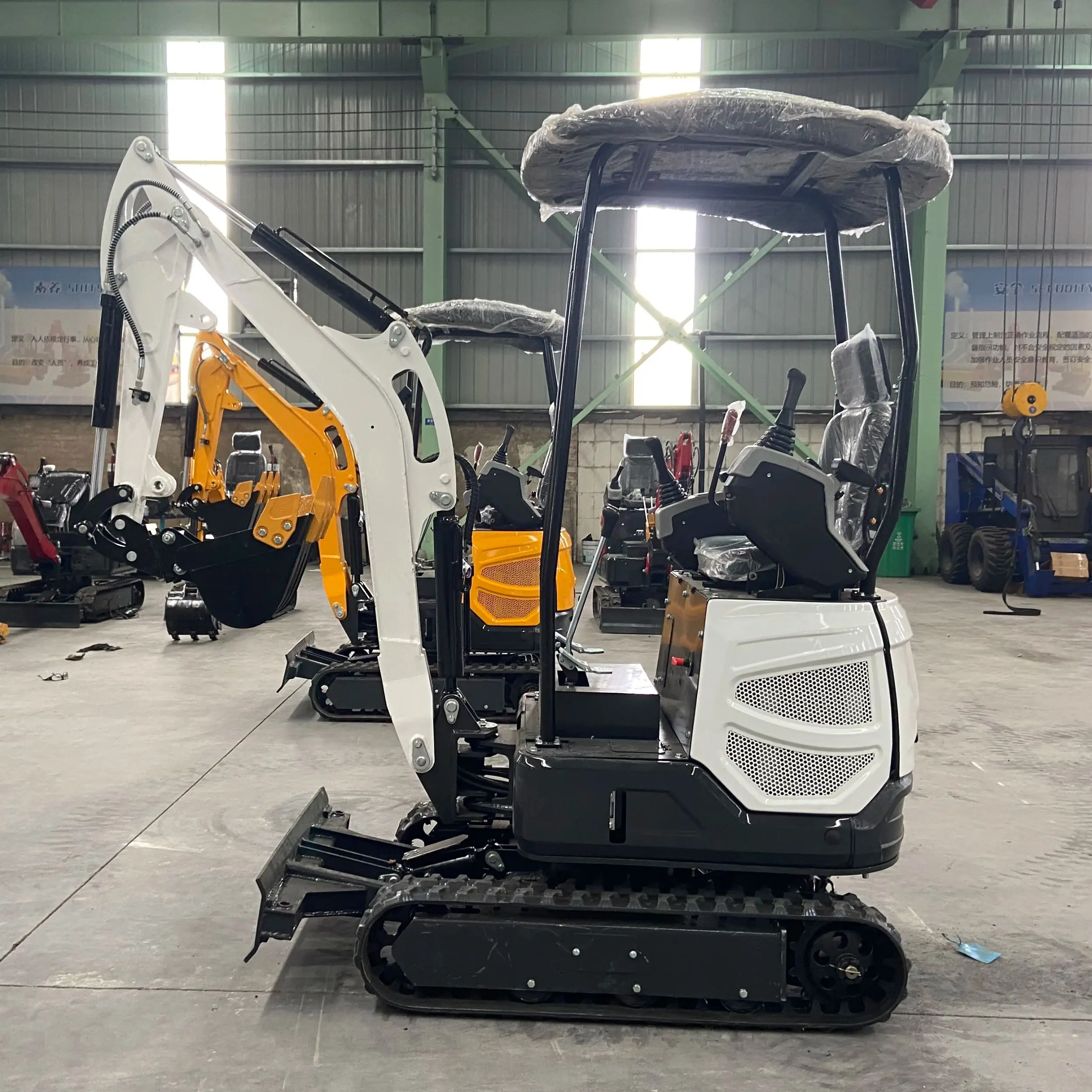 Mini excavator 1.8 tons compact 2 tons 1 ton price 50% discount hydraulic new track mini bagging excavator