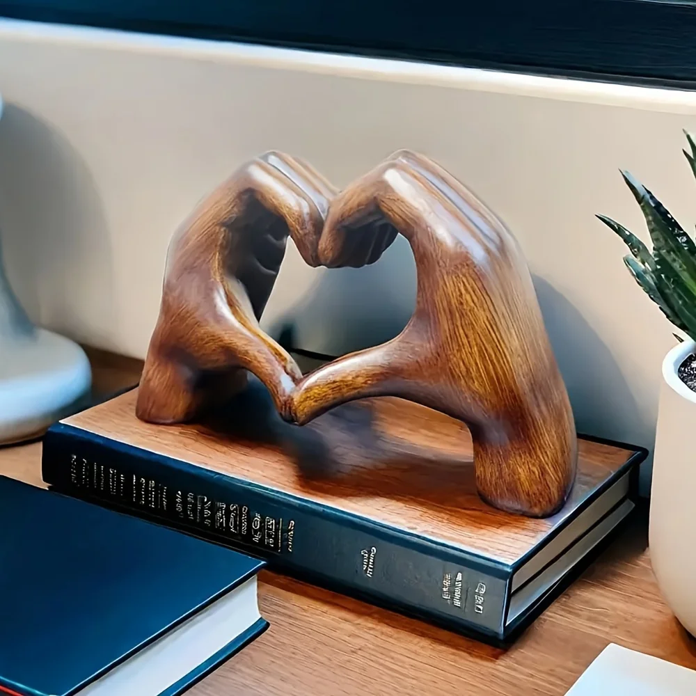 Resin Heart-Shape Item Hand Carving Decoration Figurine,Home Office Shelf Living Room Decorations,Desktop Accent,Party Decoratio