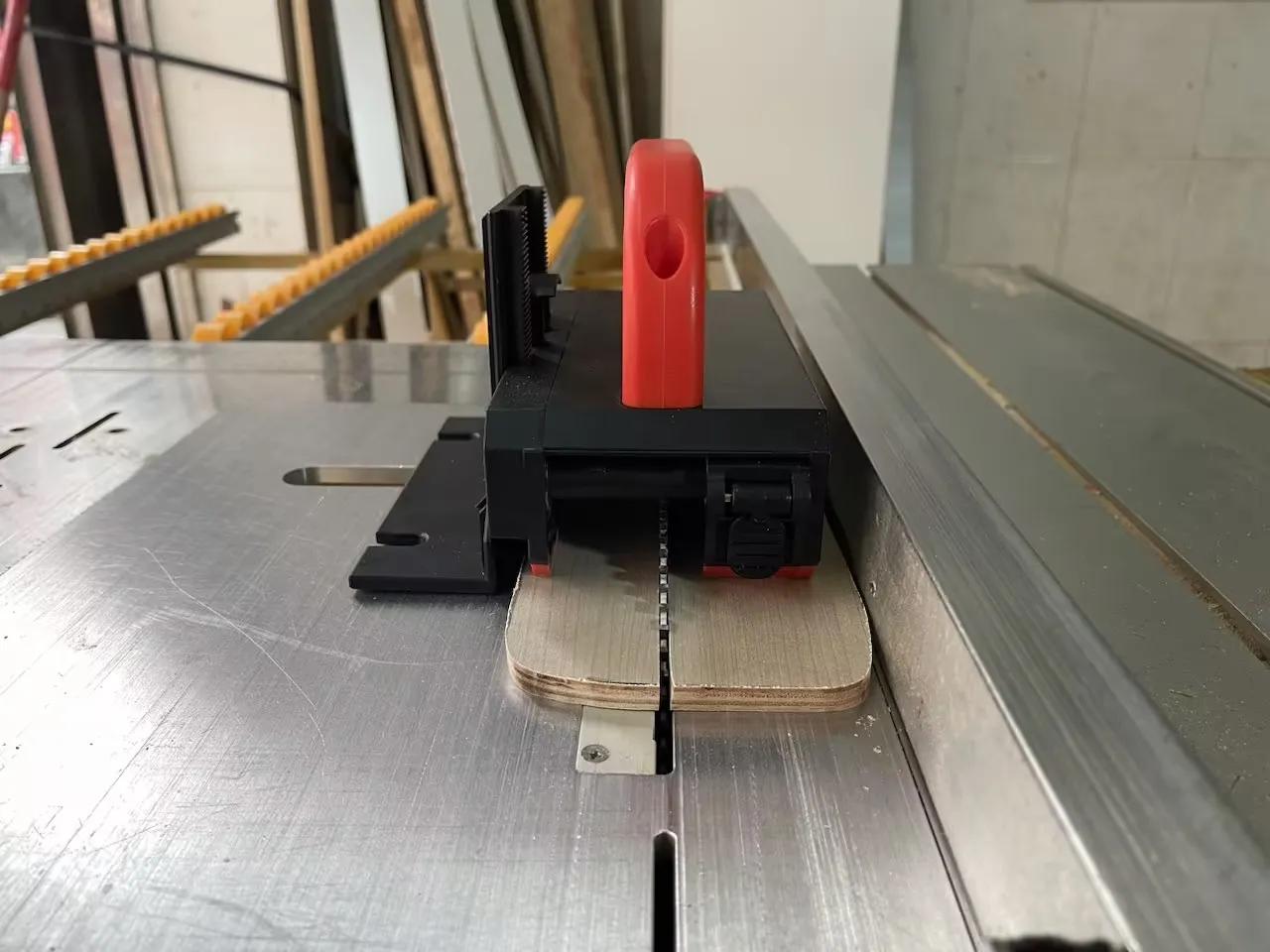 Pulsador de bloque de empuje de sierra de mesa, accesorios de carpintería ajustables, seguro y estable para enrutador, banda de Jointer, eyector de