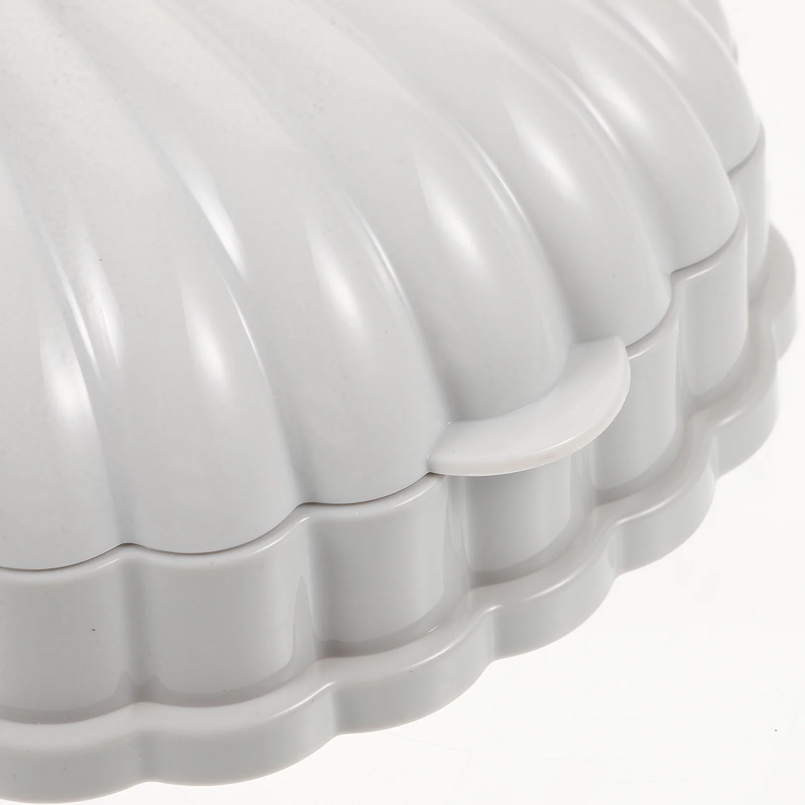 

2Pcs Draining Soap Holder Sea Shell Shape PP Material Convenient to Use and Store Bathroom Essential Soap Tray