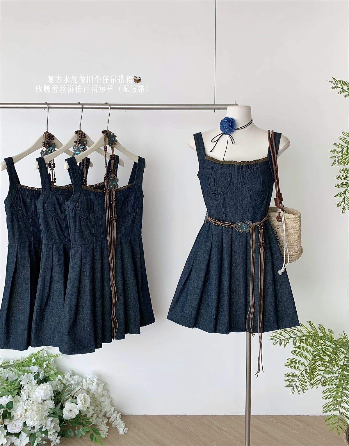 

Bomon American Retro Women's Square Collar Sleeveless Chest A-Line Skirt Denim Lace Decoration Spring and Summer New Slim Dress