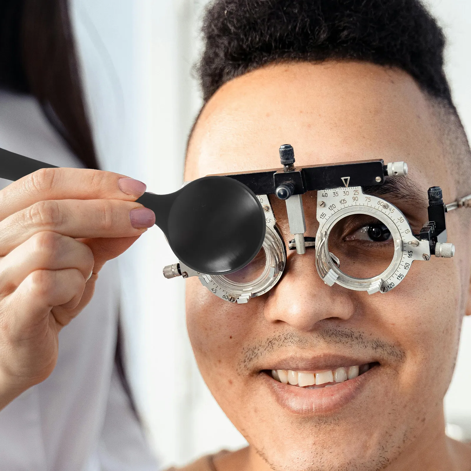2Pcs Lightweight Plastic Eye Occluder for Eye Exams Vision Testing Equipment Comfortable Design Reduces Light Interference