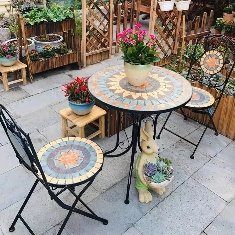 

European Style Red Iron Garden Table Chair Set for Outdoor Leisure Three Piece Small Tea Table Chair Combination for Courtyard