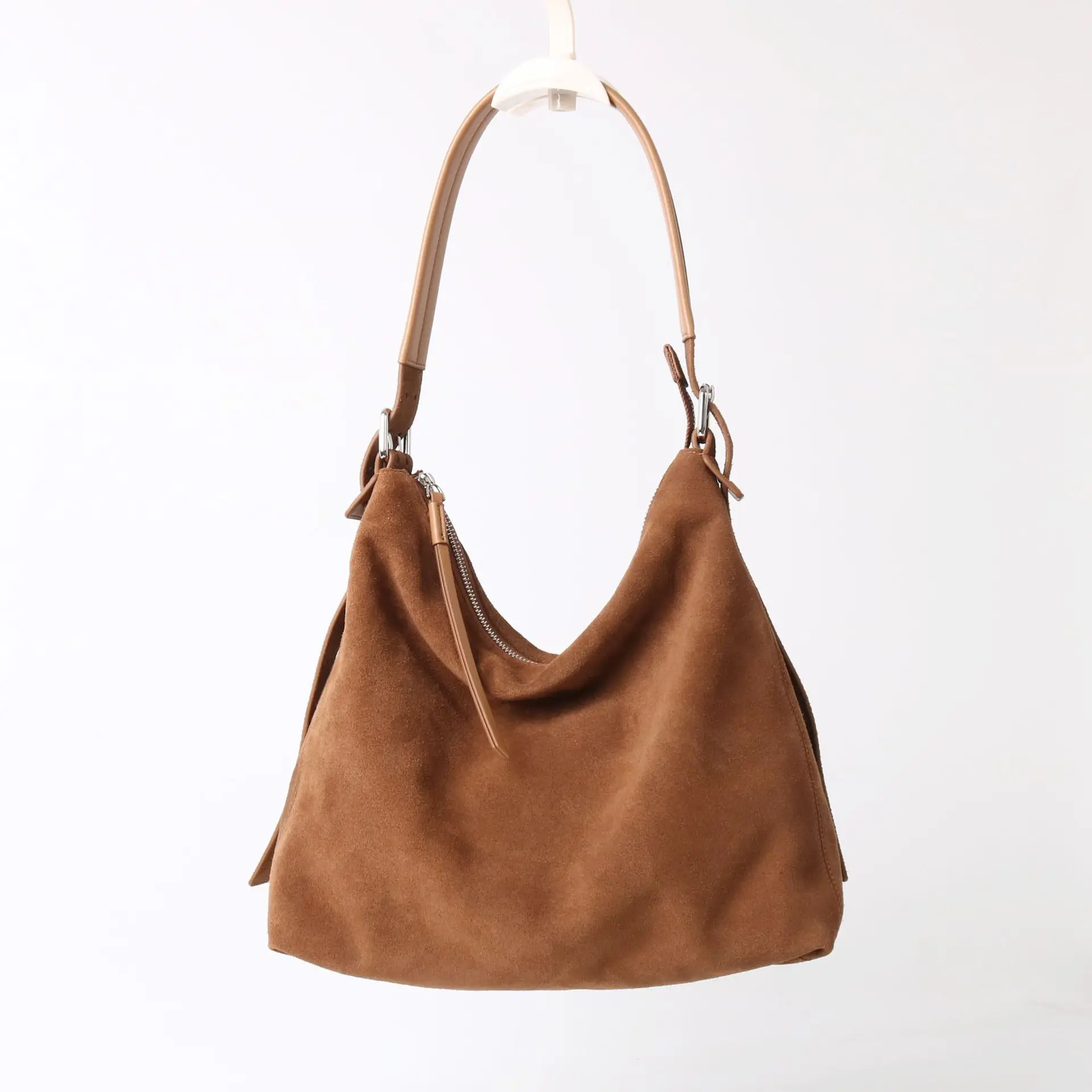 

Suede Women's Tote Bag 2025 Winter New Niche Design Frosted Cowhide Vintage Casual Bucket Bag Fashion One-Shoulder Crossbody Bag