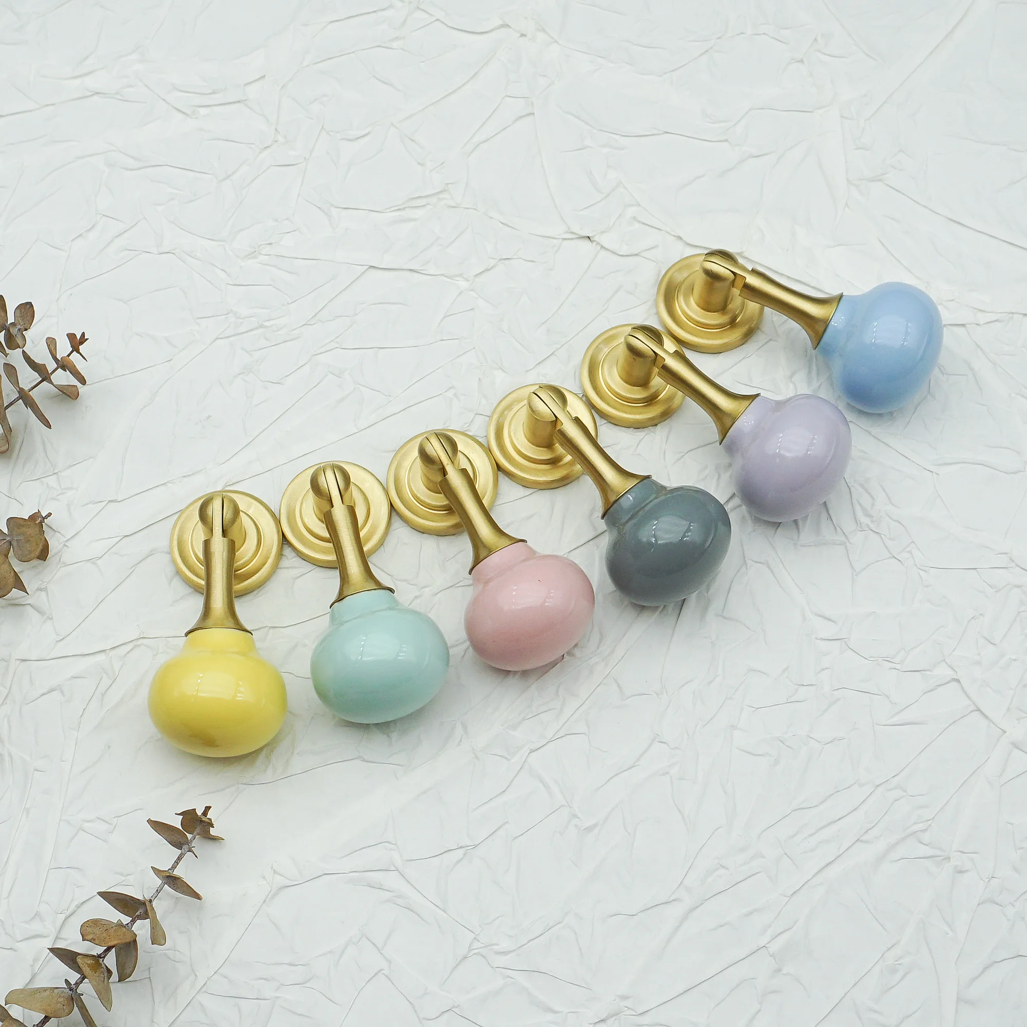 เซรามิคตู้จับทองเหลืองลิ้นชักด - Furniture Hardware Drop Pulls บทวิจารณ์และราคา
