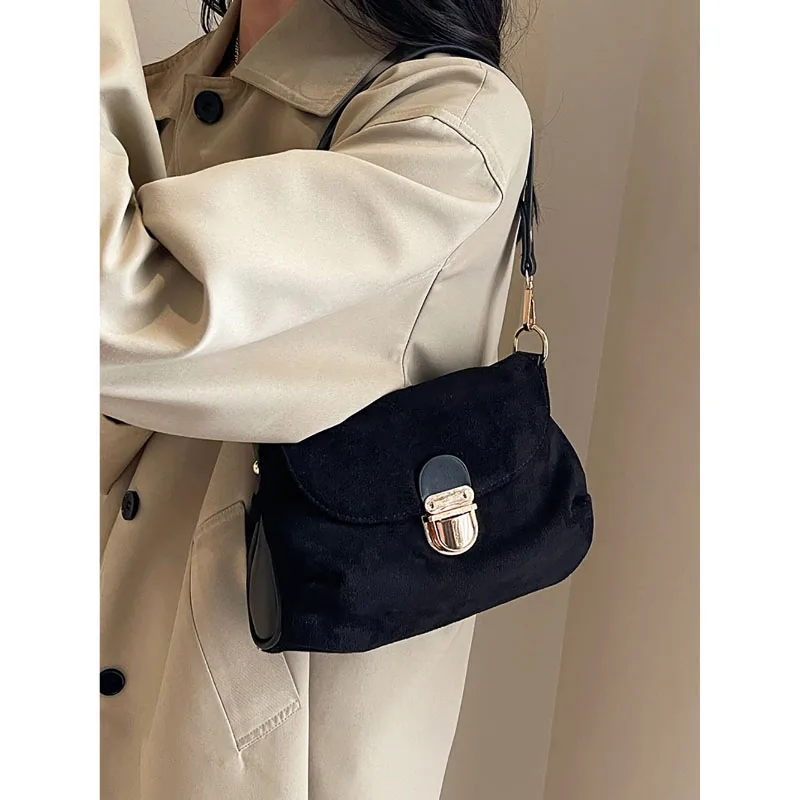 Retro Frosted Underarm Bag Faux Suede Fabric Women‘s 2023 New Winter Fashion Portable Shoulder Bag Popular Texture Crossbody Bag