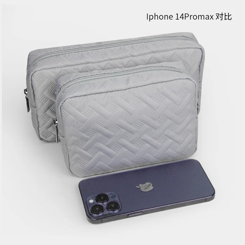 حقيبة تخزين ملحقات رقمية يمكنها حمل كابلات البيانات والفئران وبنوك الطاقة والشواحن وما إلى ذلك. حقيبة مستحضرات تجميل بسيطة