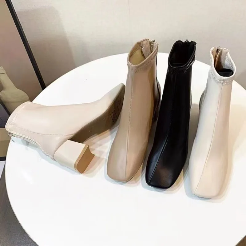 Botines de tacón alto con punta cuadrada para Mujer, zapatos cálidos de felpa con cremallera y plataforma, invierno, 2023