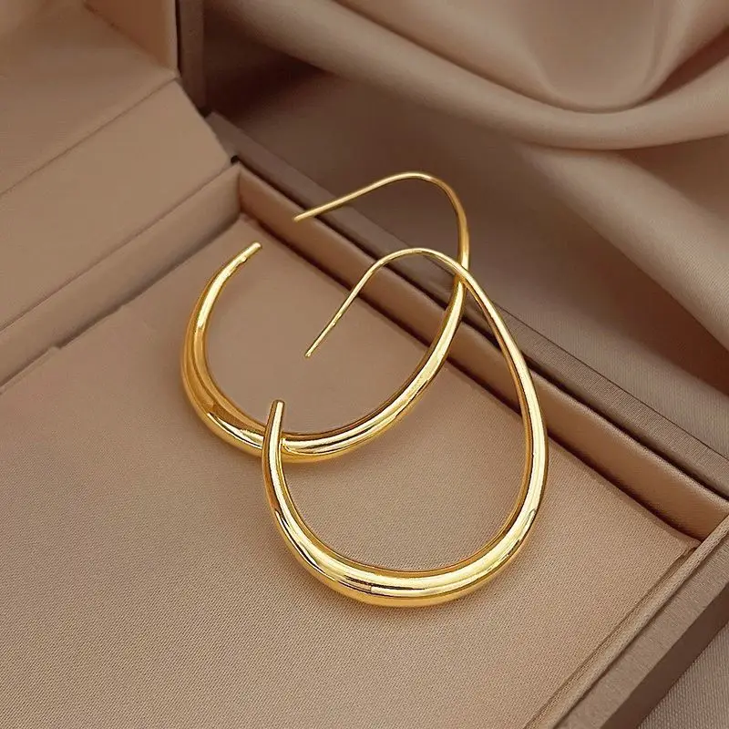 Hot Sale Geometric Oval Hoop Earrings for Women Simple Desgin Earrings Party Wedding Fashion Jewelry Accessories 2024