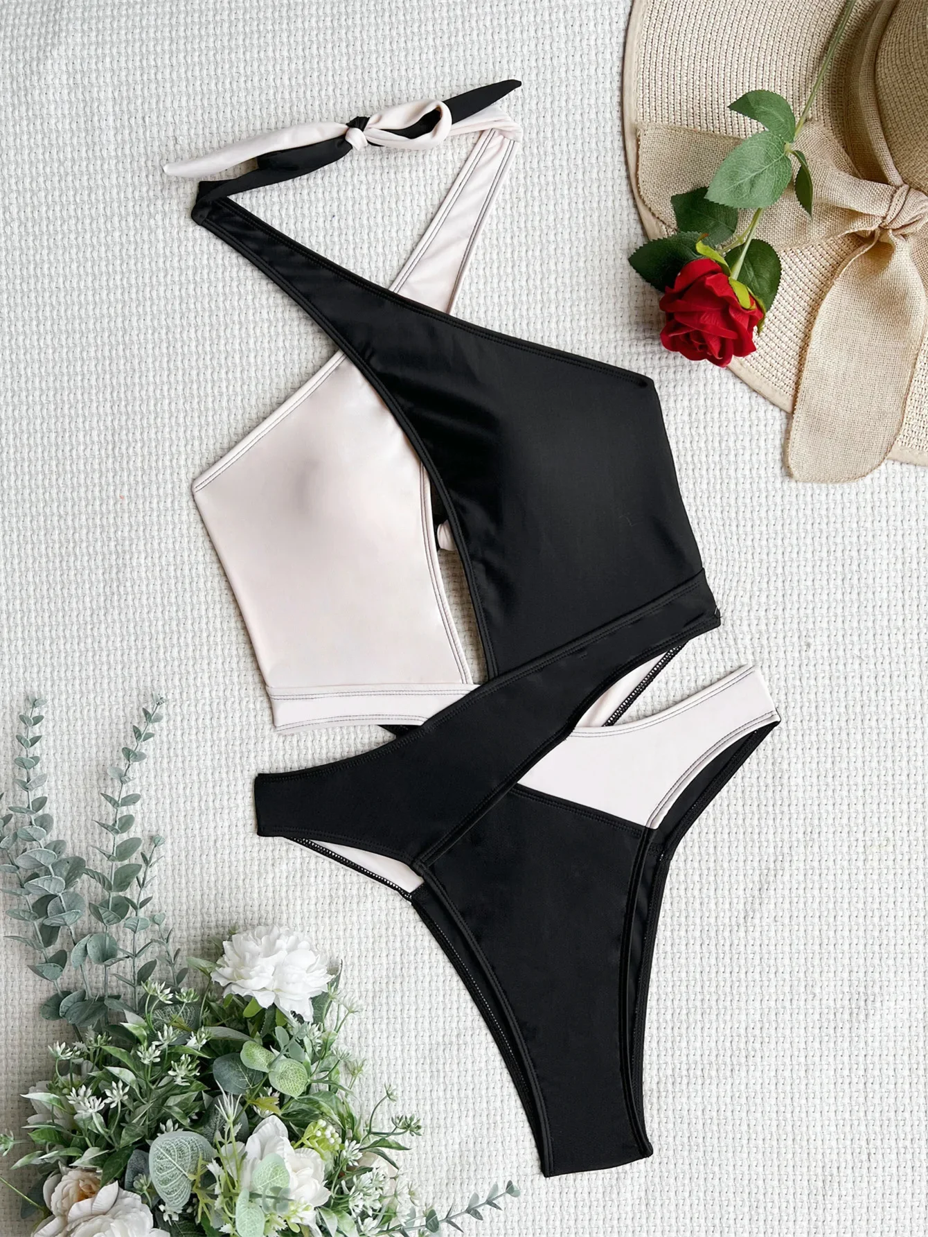 

Sexy Splicing One Piece Swimsuit For Women Patchwork Cross Halter Bathing Suit Swimwear High Cut Out Monokini Bodysuit Beachwear
