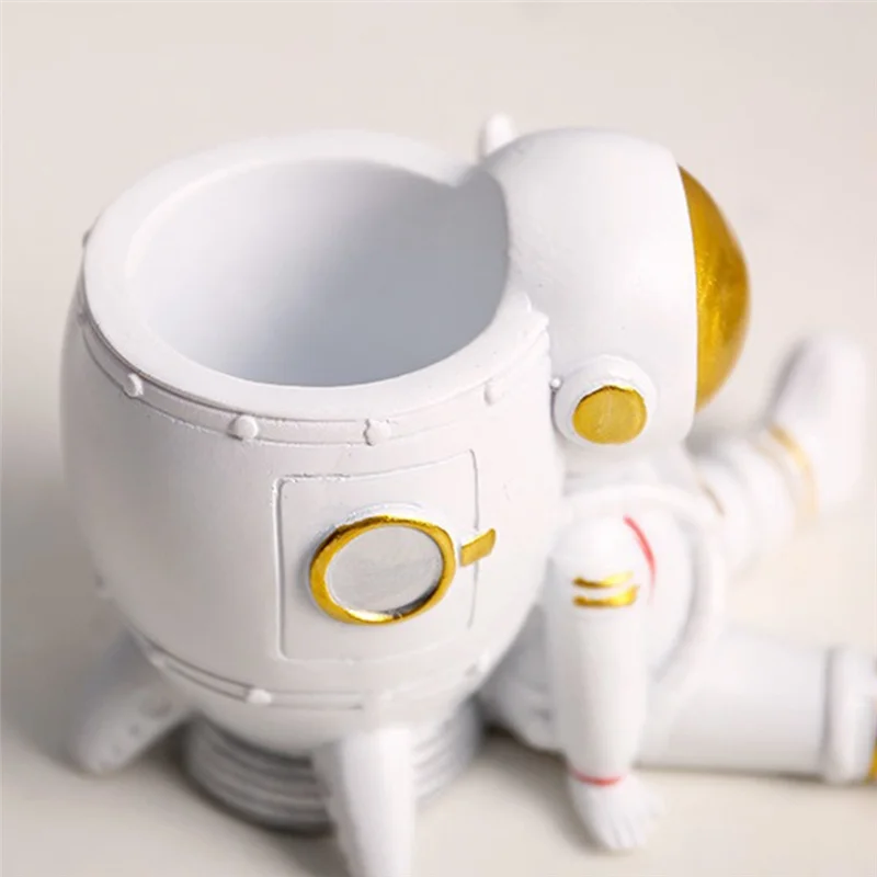 Astronaut Pen Holder /Pencil Pen Cup Holder,Astronaut Figurines Children's Room Desk Decor,Ornament Gift for Space Lover