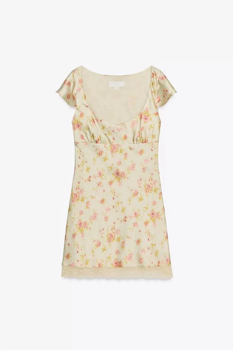 

Новая осенняя короткая юбка 2025 года с квадратным вырезом, кружевными вставками и цветочным узором из шелкового атласа, прямая, с завышенной талией, из полиэфирного волокна