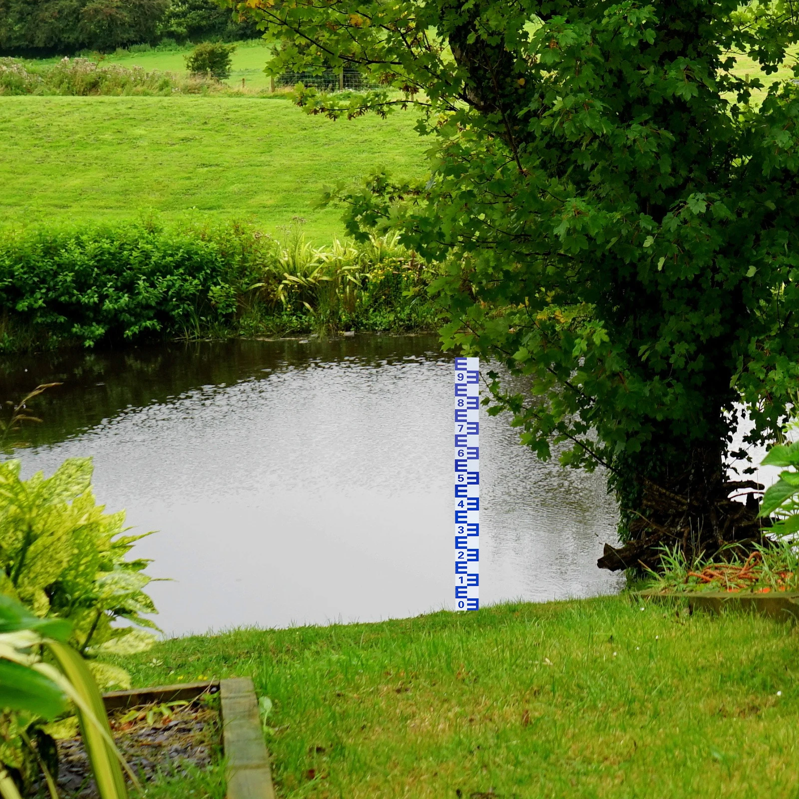 

Water Level Scale Measuring Sticker for Ponds Lakes Pools Night Reflective Clear Sizes Numeral Long Use Tool