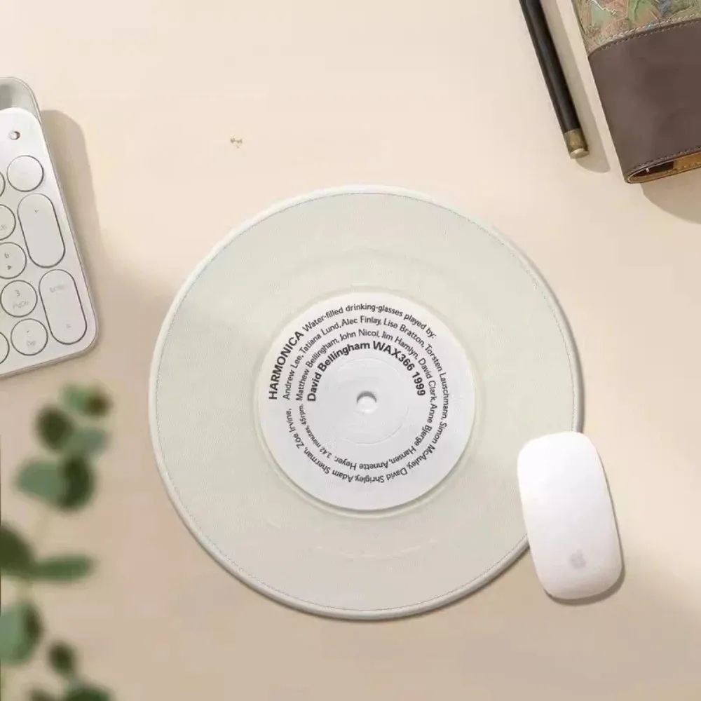 

The round pink female mouse pad enhances the appearance level. It is a niche and creative product suitable for office and home