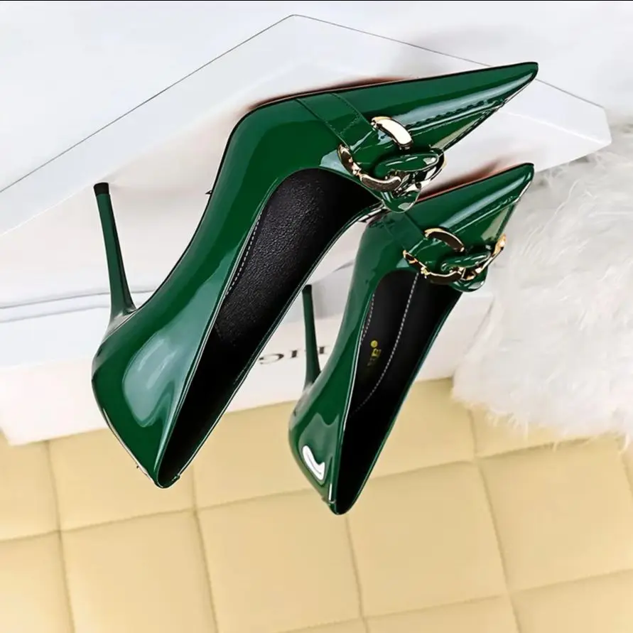 

2025 New Retro Women's Pumps Fashion High Heels Sexy Women Shoes Stiletto Pointed Toe Patent Leather Occupation OL Office Shoes