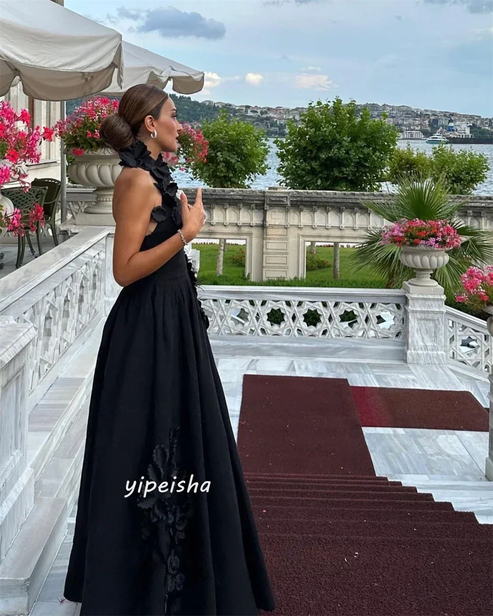 High Quality  Exquisite Halter A-line Flowers Floor-Length Feather Bespoke Occasion Cocktail Dresses Formal Simple Modern Style