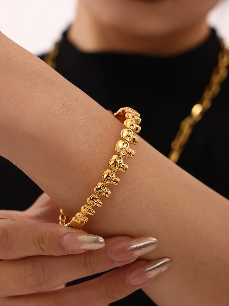 

Элитный браслет с пряжкой в виде черепа из полированной титановой стали, женский, в темном стиле, модные ювелирные украшения, аксессуары с покрытием из 18-каратного золота