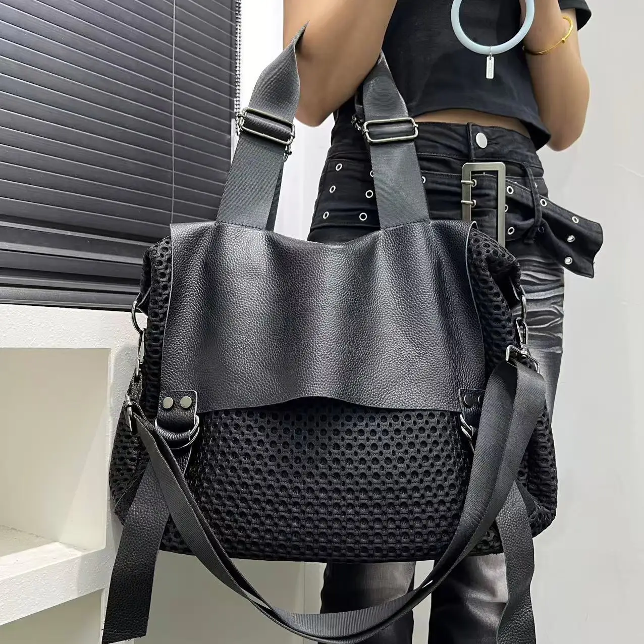 

Ladies' fashionable retro mesh tote bag with large capacity and personalized splicing, single shoulder diagonal cross bag